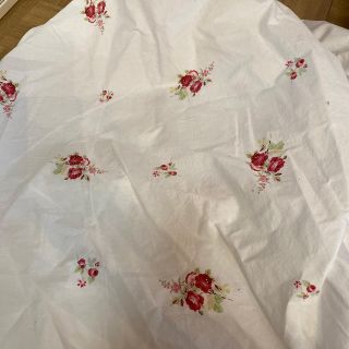 ローラアシュレイ(LAURA ASHLEY)のローラアシュレイ　セミダブル用　ボックスシーツ(シーツ/カバー)