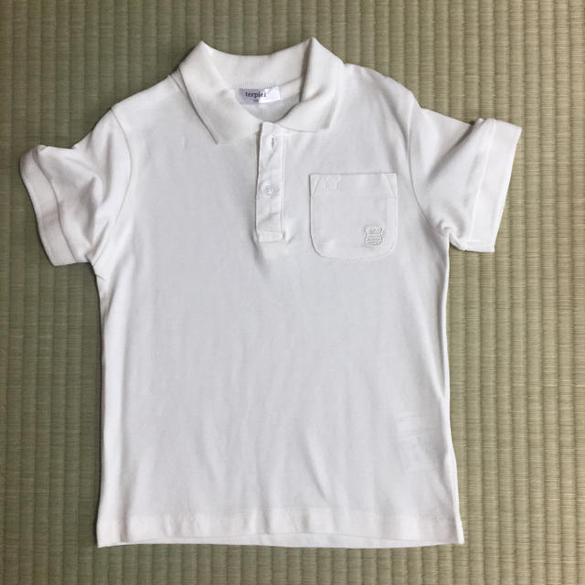 半袖ポロシャツ 白 120サイズ キッズ/ベビー/マタニティのキッズ服男の子用(90cm~)(Tシャツ/カットソー)の商品写真