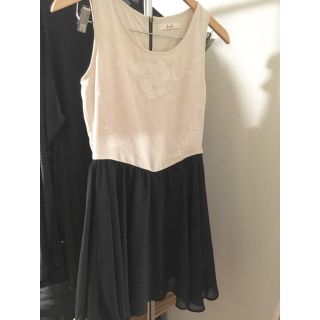 ダズリン(dazzlin)の【美品】dazzlinドレスワンピース(ひざ丈ワンピース)