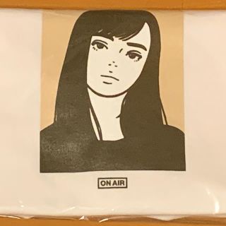 新品 kyne ON AIR Tシャツ XL パーカー(Tシャツ/カットソー(半袖/袖なし))