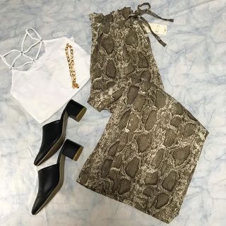 ザラ(ZARA)のimport★パイソン柄☀︎ワイドリラックスpants♥︎新品(カジュアルパンツ)