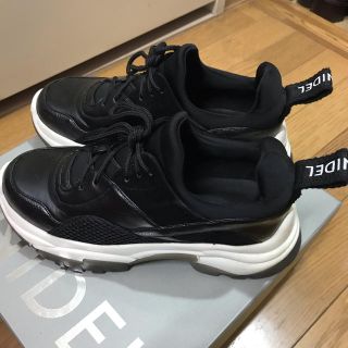 SNIDEL(スニーカー ・ ブラック/黒色系)のフリマアイテム一覧 SNIDEL(スニーカー ・ ブラック/黒色系)のフリマアイテム一覧