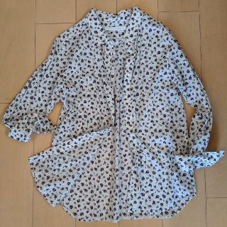 スピックアンドスパン(Spick & Span)のSpick＆Span スピック＆スパン コットンリネン アニマルプリントシャツ(シャツ/ブラウス(長袖/七分))