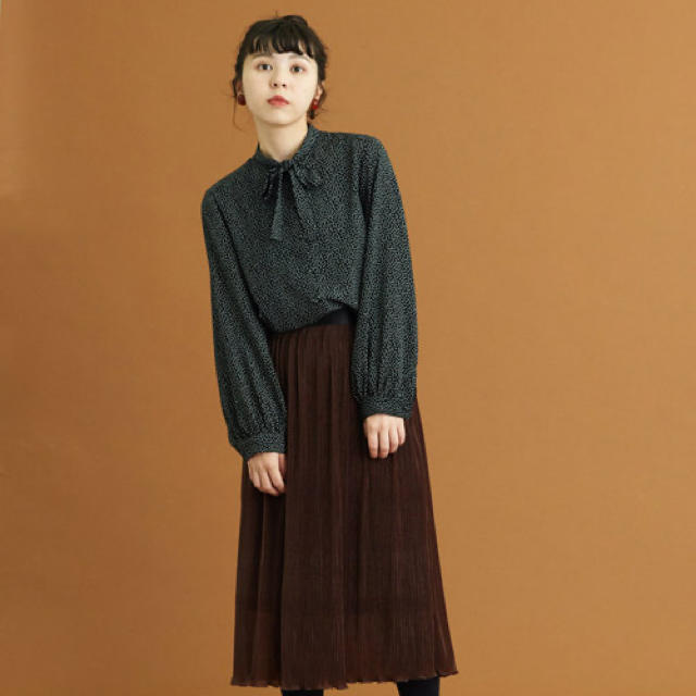 Dot&Stripes CHILDWOMAN(ドットアンドストライプスチャイルドウーマン)のDot＆Stripes CHILD WOMAN サテン ボウタイブラウス レディースのトップス(シャツ/ブラウス(長袖/七分))の商品写真