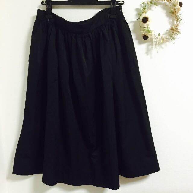ZARA(ザラ)のZARA スカート 新品試着のみ レディースのスカート(ひざ丈スカート)の商品写真