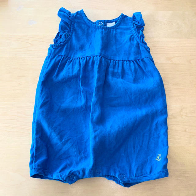 PETIT BATEAU(プチバトー)の美品★ プチバトー リネン ショート ロンパース 6m 67㎝ 青 女の子 キッズ/ベビー/マタニティのベビー服(~85cm)(ロンパース)の商品写真