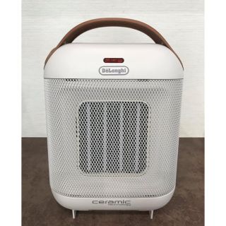 デロンギ(DeLonghi)の⚠️専用⚠️デロンギ♣️ファンヒーター(ファンヒーター)