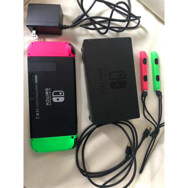 ニンテンドースイッチ　スプラトゥーンモデル