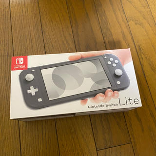 ニンテンドースイッチ(Nintendo Switch)のニンテンドースイッチライト　　グレー　nintendo switch lite(家庭用ゲーム機本体)