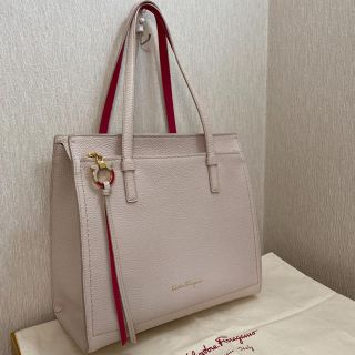 サルヴァトーレフェラガモ(Salvatore Ferragamo)の新品未使用　フェラガモ   エイミー　トート　バッグ(トートバッグ)