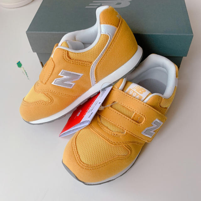 New Balance(ニューバランス)の新品 ニューバランス スニーカー 996 キッズ  イエロー 16.0 キッズ/ベビー/マタニティのキッズ靴/シューズ(15cm~)(スニーカー)の商品写真