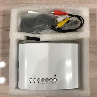 Mini  LED  Projector (白)(プロジェクター)