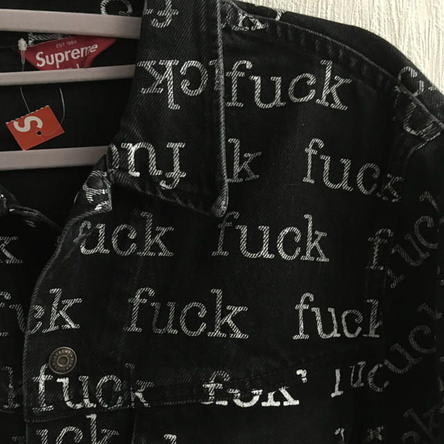 Supreme - 新品未使用 半タグ付き fuck 総柄 デニムジャケットの通販 Supreme - 新品未使用 半タグ付き fuck 総柄 デニムジャケットの通販