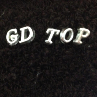 GD TOPイニシャルピアス(ピアス)