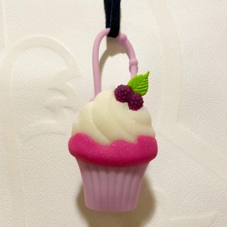 バスアンドボディーワークス(Bath & Body Works)のBath & Body Works ハンドジェル用　ホルダー　カップケーキ(アルコールグッズ)