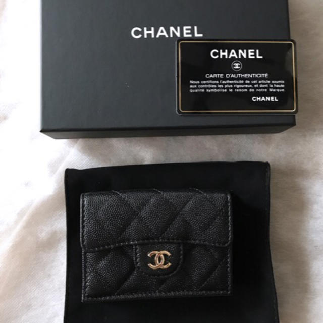 CHANEL キャビアスキン マトラッセ 三つ折財布