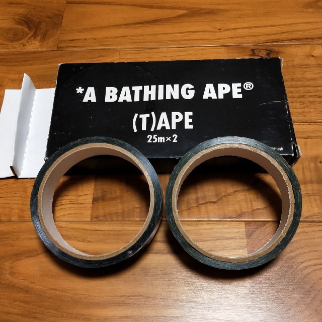 A BATHING APE(アベイシングエイプ)のA BATHING APE 柄付 ビニールテープ エンタメ/ホビーの雑誌(アート/エンタメ/ホビー)の商品写真