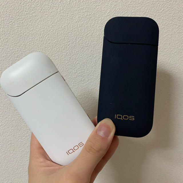 IQOS(アイコス)のアイコス2.4プラス ネイビー ホワイト 2台セット 動作確認済み メンズのファッション小物(タバコグッズ)の商品写真