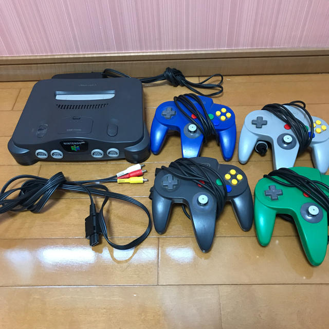 Nintendo64 本体＋コントローラー4個