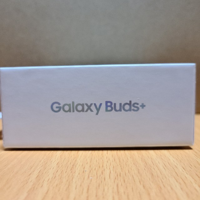 Galaxy(ギャラクシー)のGalaxy　Buds+ スマホ/家電/カメラのオーディオ機器(ヘッドフォン/イヤフォン)の商品写真