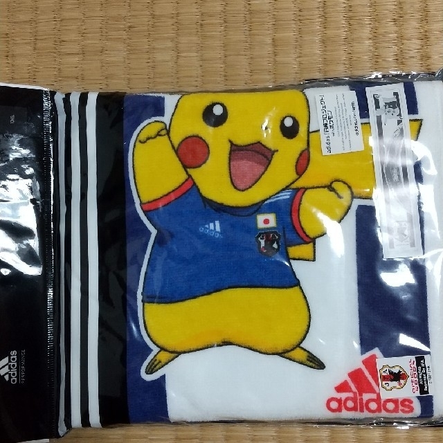 adidas(アディダス)のadidas「円陣プロジェクト」withポケモン タオル エンタメ/ホビーのアニメグッズ(タオル)の商品写真