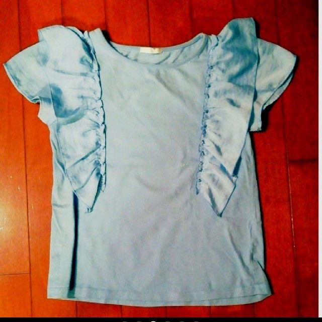 UNIQLO(ユニクロ)のTシャツ　2枚セット　130センチ キッズ/ベビー/マタニティのキッズ服女の子用(90cm~)(Tシャツ/カットソー)の商品写真