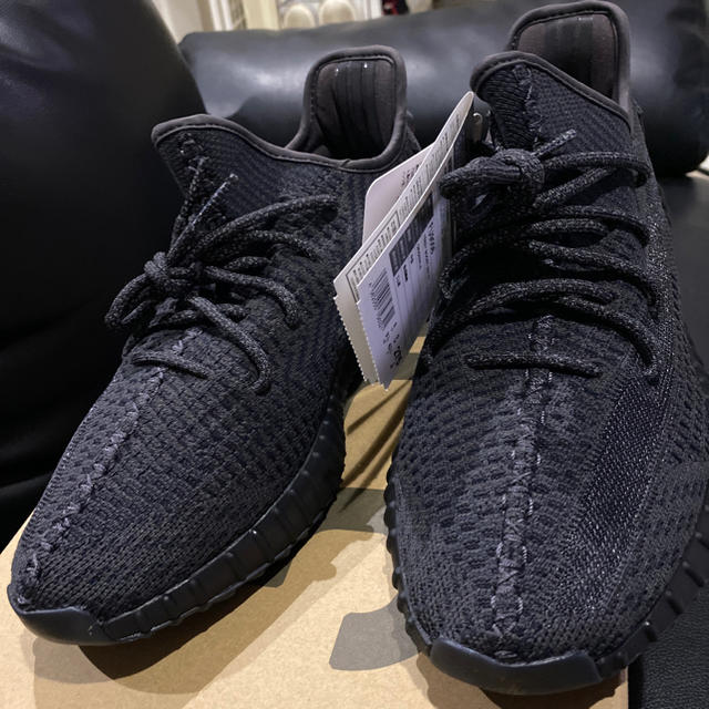 YEEZY BOOST 350 V2 BLACK STATIC