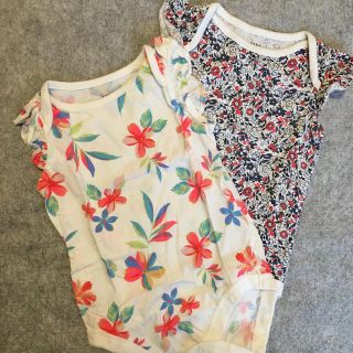 ベビーギャップ(babyGAP)のおまとめ　ロンパース 花柄 70 ギャップ 女の子　夏　ノースリーブ(ロンパース)