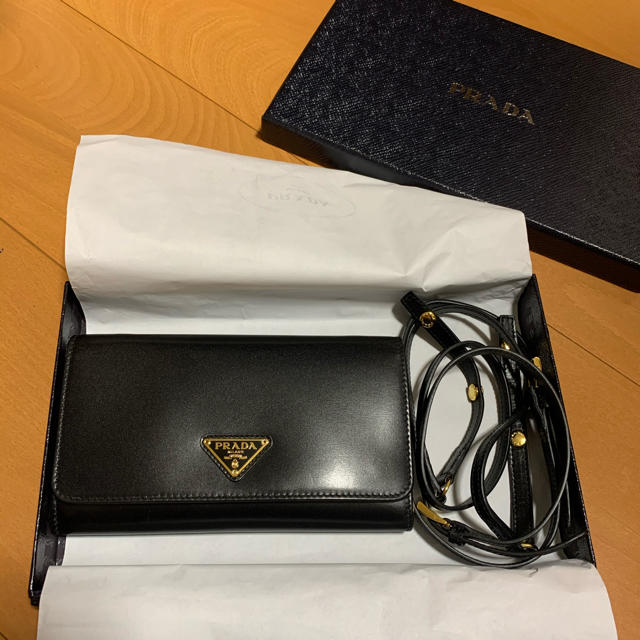 PRADA　ウォレットショルダー