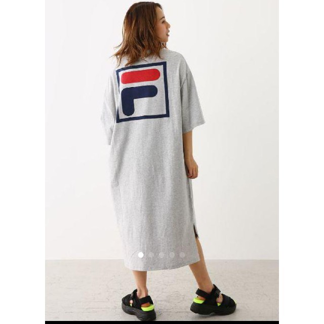 新品グレー FILA × PEAC 滅亡したPEAC大人気コラボTシャツワンピ