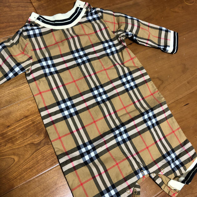 BURBERRY(バーバリー)のsoa様専用　Burberryバーバリー　ロンパース　6month キッズ/ベビー/マタニティのベビー服(~85cm)(ロンパース)の商品写真