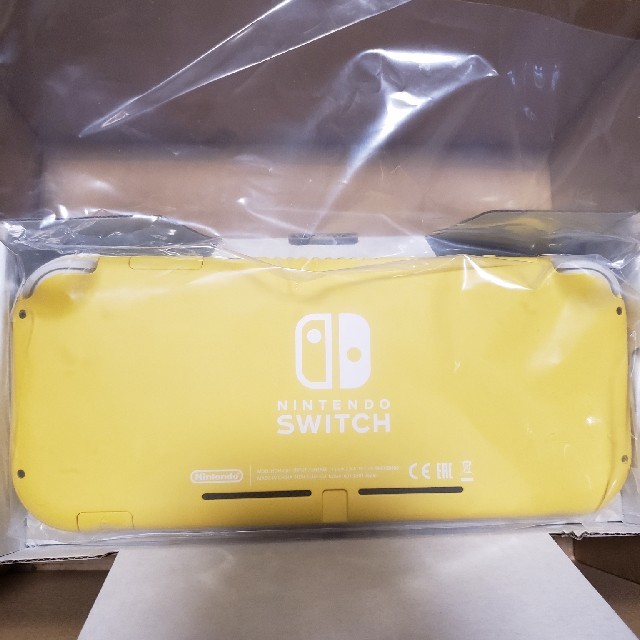 Nintendo Switch(ニンテンドースイッチ)のニンテンドースイッチライト イエロー あつまれどうぶつの森 セット おまけ エンタメ/ホビーのゲームソフト/ゲーム機本体(家庭用ゲーム機本体)の商品写真