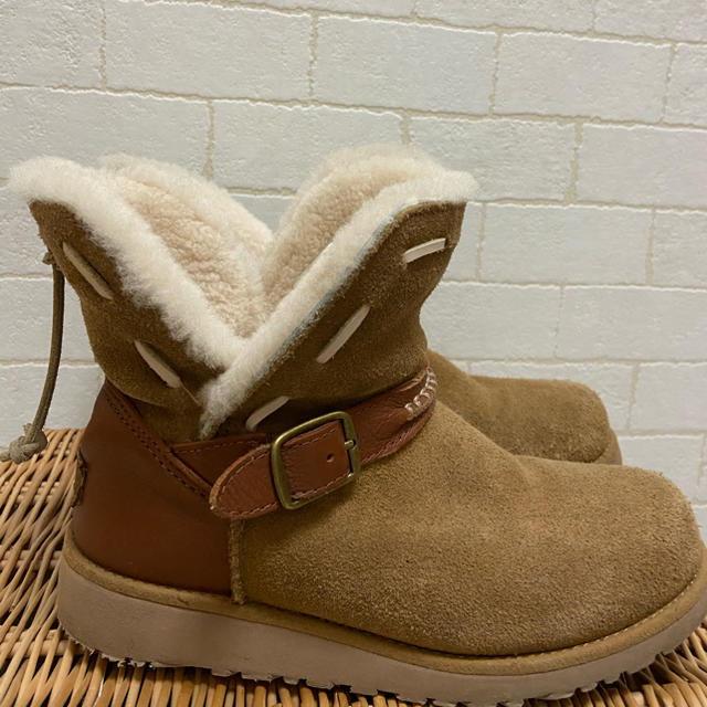 UGG(アグ)のアグ 21㎝ キッズ/ベビー/マタニティのキッズ靴/シューズ(15cm~)(ブーツ)の商品写真