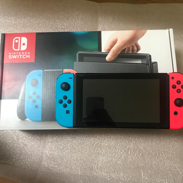 Nintendo Switch(ニンテンドースイッチ)の任天堂　Switch 早い者勝ち‼︎ 最終値下げ エンタメ/ホビーのゲームソフト/ゲーム機本体(家庭用ゲーム機本体)の商品写真