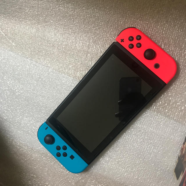 Nintendo Switch(ニンテンドースイッチ)の任天堂　Switch 早い者勝ち‼︎ 最終値下げ エンタメ/ホビーのゲームソフト/ゲーム機本体(家庭用ゲーム機本体)の商品写真