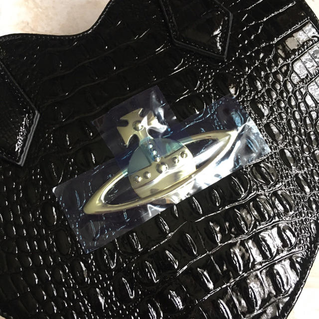 Vivienne Westwood(ヴィヴィアンウエストウッド)の【春得】 VivienneWestwood 可愛いハート型 @041801#R1 レディースのバッグ(ハンドバッグ)の商品写真