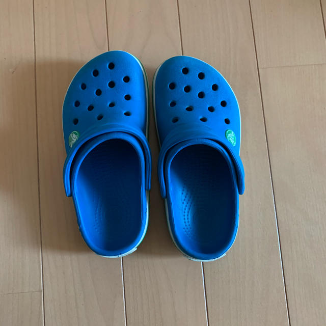 crocs(クロックス)のクロックス　キッズサンダル キッズ/ベビー/マタニティのキッズ靴/シューズ(15cm~)(サンダル)の商品写真