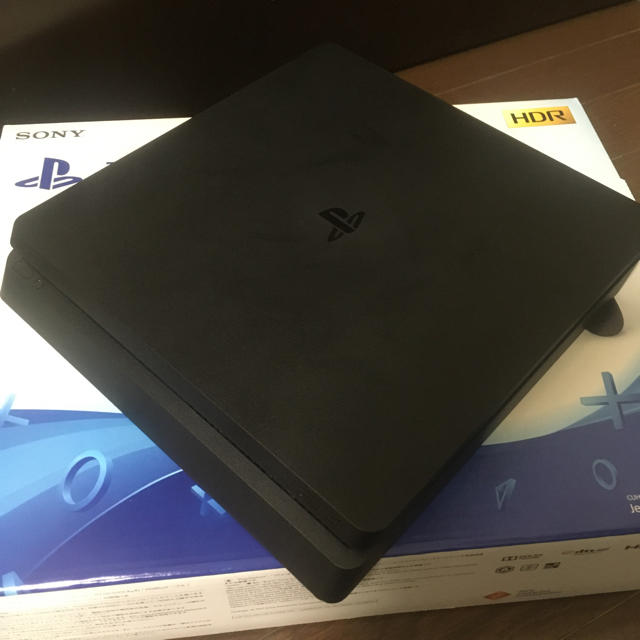 ps4 本体　(コントローラー付)CUH-2100A B01