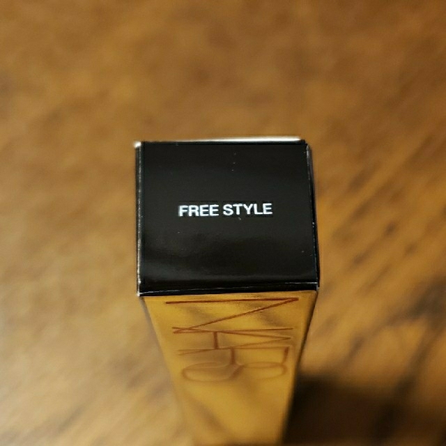 NARS(ナーズ)のNARS ローデッド リップラッカー 2599 FreeStyle チェスナッツ コスメ/美容のベースメイク/化粧品(リップグロス)の商品写真