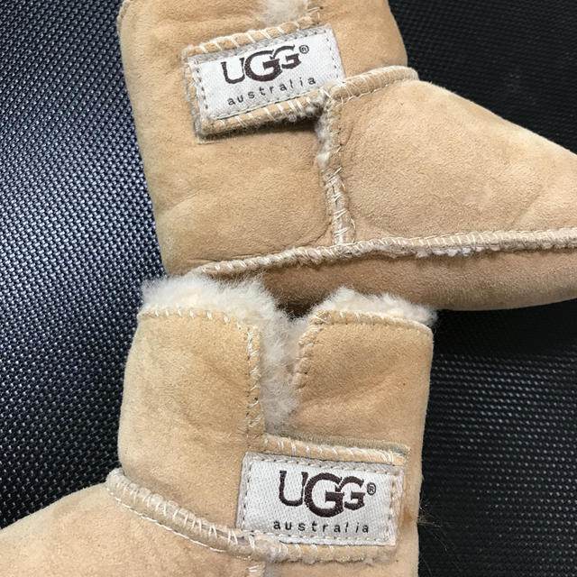 UGG(アグ)のアグムートン14 キッズ/ベビー/マタニティのベビー靴/シューズ(~14cm)(ブーツ)の商品写真