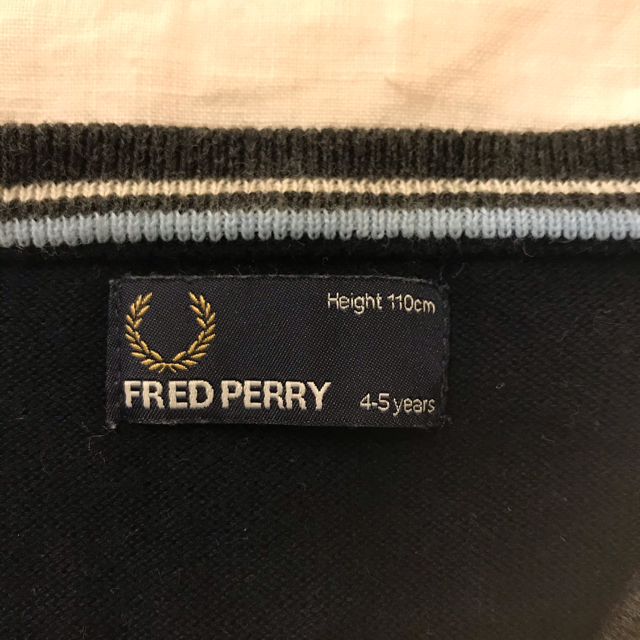 FRED PERRY(フレッドペリー)のFRED PERRY カーディガン　キッズ　値下げ キッズ/ベビー/マタニティのキッズ服女の子用(90cm~)(カーディガン)の商品写真