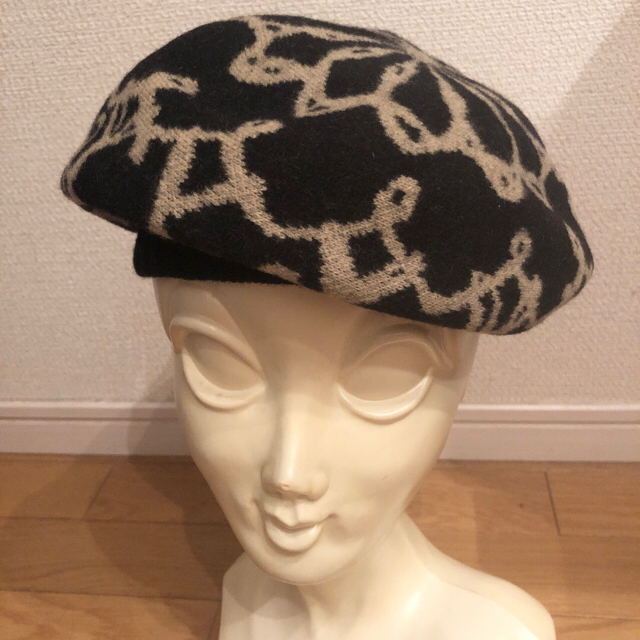 Vivienne Westwood(ヴィヴィアンウエストウッド)のVivienne Westwood コイル柄　ウール　ベレー レディースの帽子(ハンチング/ベレー帽)の商品写真