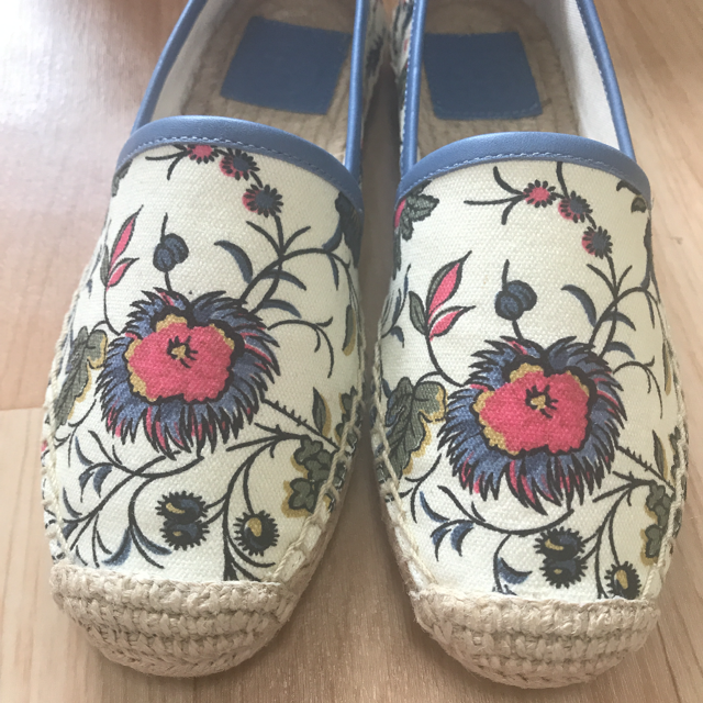 Tory Burch(トリーバーチ)の【新品】トリーバーチ 靴（サイズ5.5） レディースの靴/シューズ(スリッポン/モカシン)の商品写真