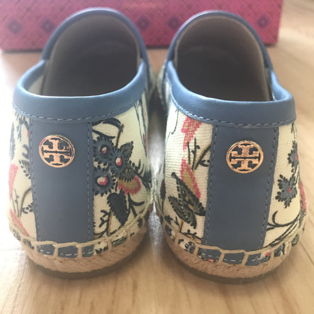 Tory Burch(トリーバーチ)の【新品】トリーバーチ 靴（サイズ5.5） レディースの靴/シューズ(スリッポン/モカシン)の商品写真