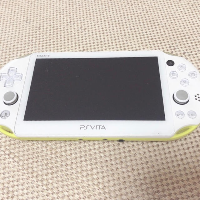 PlayStation Vita(プレイステーションヴィータ)のPlayStation Vita 2000♡マインクラフト セット エンタメ/ホビーのゲームソフト/ゲーム機本体(携帯用ゲーム機本体)の商品写真