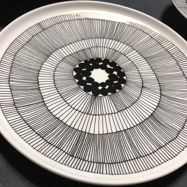 マリメッコ シイルトラプータルハ プレート 4点セット marimekko マリメッコ シイルトラプータルハ プレート 4点セット marimekko