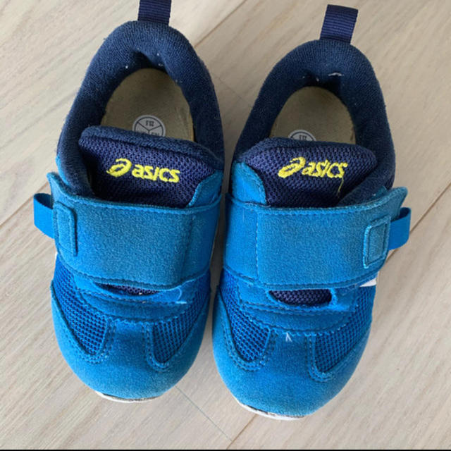 asics(アシックス)のアシックス  スニーカー キッズ/ベビー/マタニティのベビー靴/シューズ(~14cm)(スニーカー)の商品写真