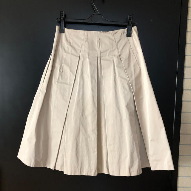 ZARA(ザラ)のお値下げ！ZARA ベージュ　スカート　M ボックスプリー　美品 レディースのスカート(ひざ丈スカート)の商品写真