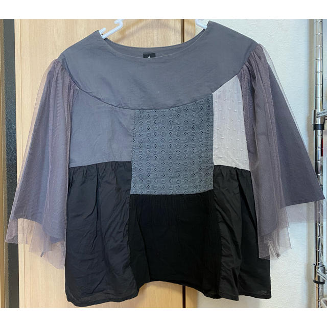 merlot(メルロー)のチュール袖パッチワークトップス レディースのトップス(Tシャツ(半袖/袖なし))の商品写真