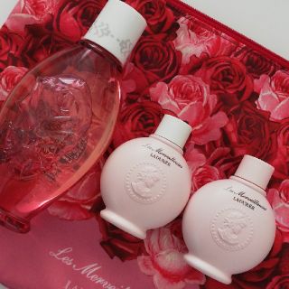 レメルヴェイユーズラデュレ(Les Merveilleuses LADUREE)のラデュレ♡レ·メルヴェイユーズバスミルク&ボディウォッシュ&ローションセット(ボディローション/ミルク)